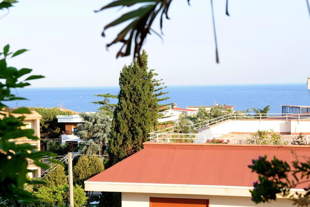 Terrazza Pavone Appartement Aci Castello Kamer foto